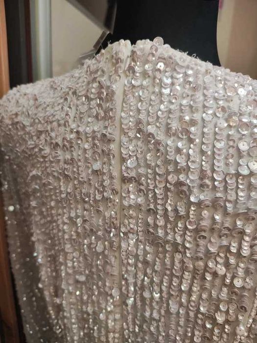 Błyszcząca suknia ślubna