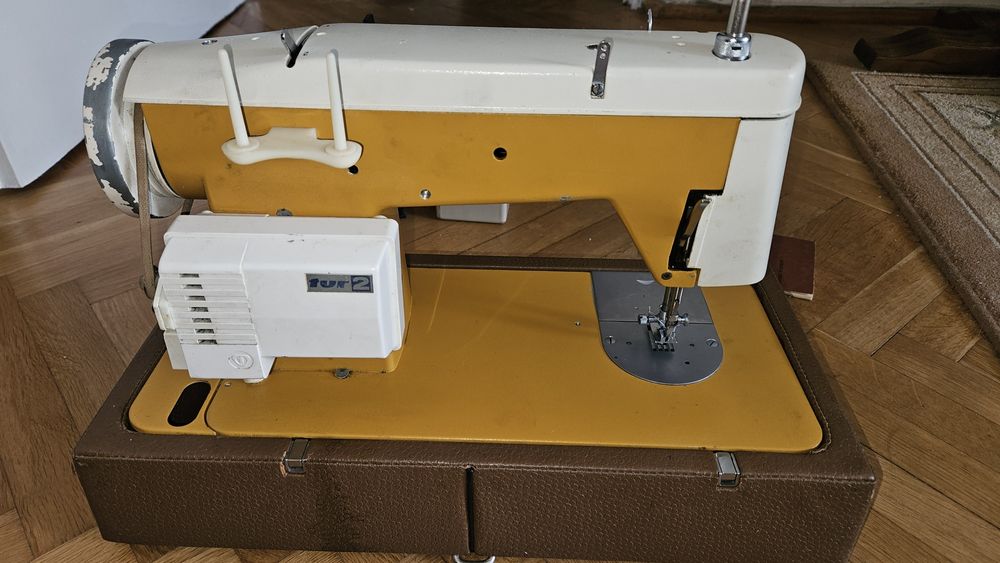 Maszyna do szycia Predom Łucznik 451