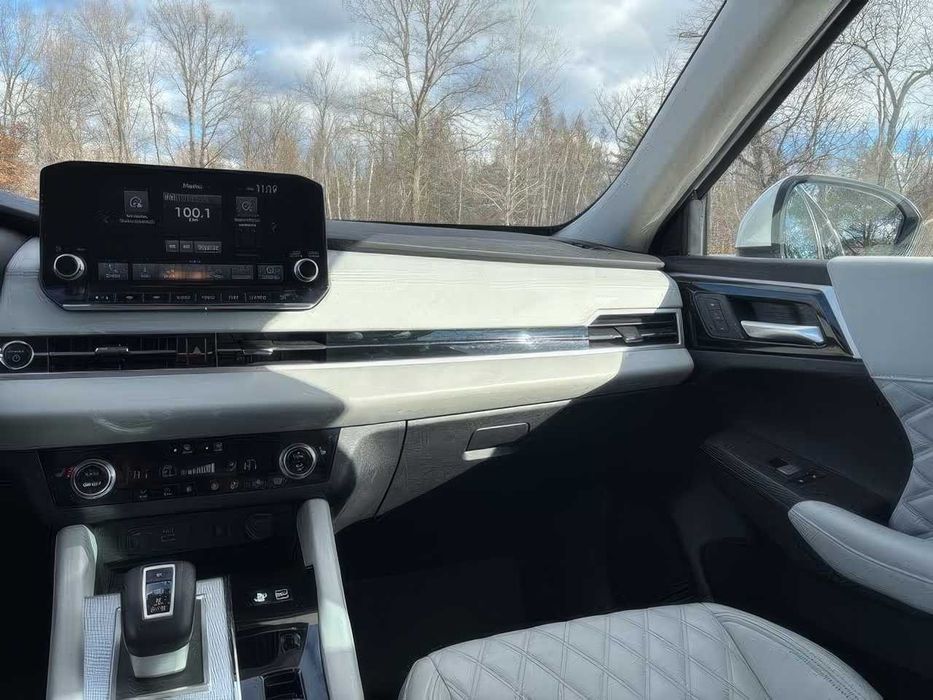 Mitsubishi Outlander Hybrid Plug-in      2023