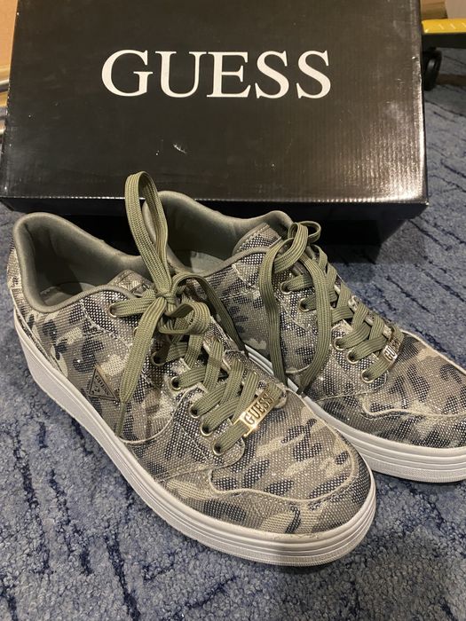 Коосівки GUESS орігінал 27,5 см устілка. Сумка у ПОДАРУНОК