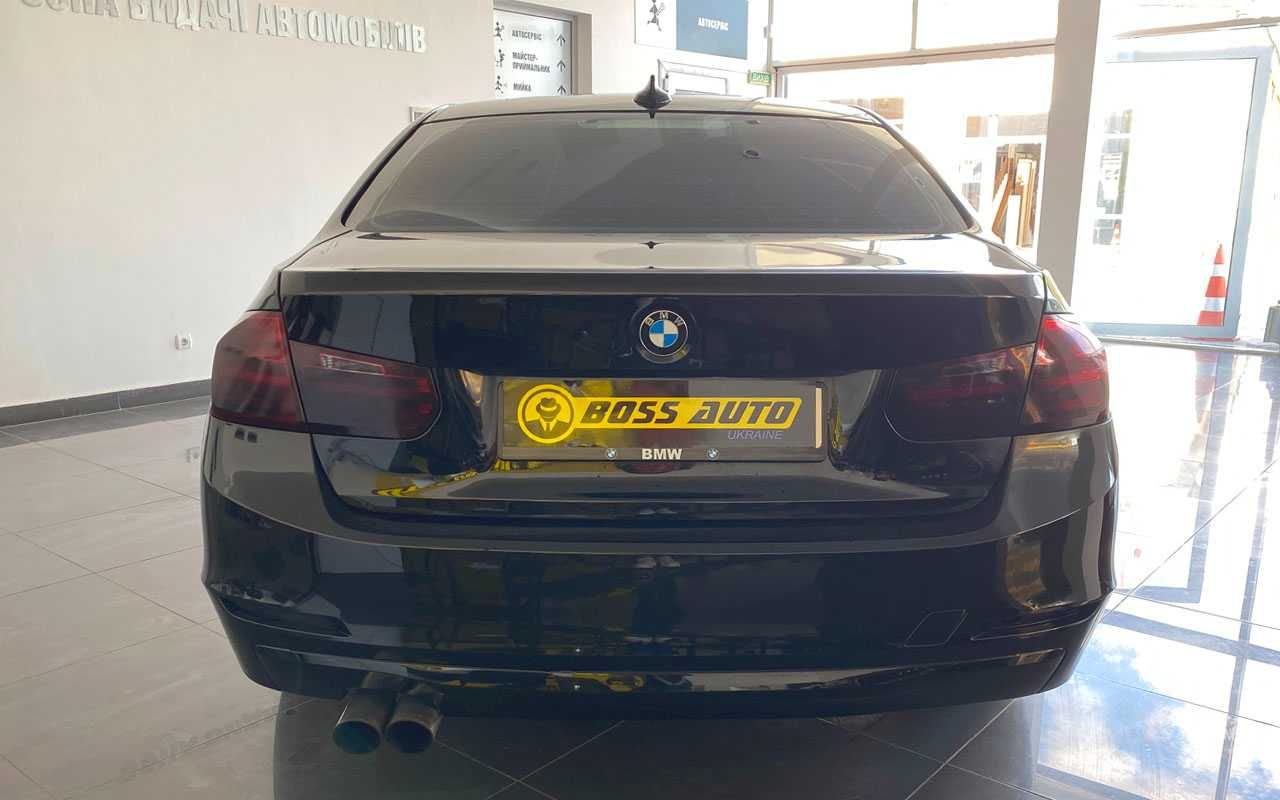 BMW 328 2012 року