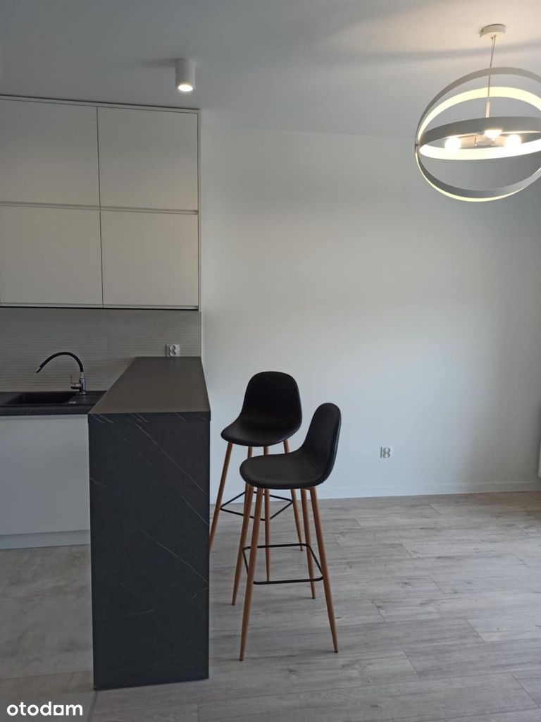Do wynajęcia 2 pokojowe mieszkanie z balkonem ul. Bora-Komorowskiego