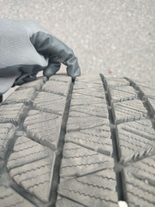 Blizzak dm-v3 235/55/r19