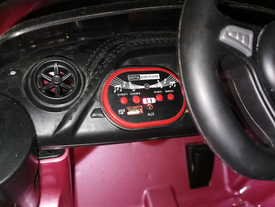 Auto na akumulator Cabrio  Muzyka Światła Pilot 2.4G