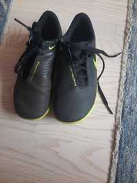 Buty NIKE do grania 31 chłopięce