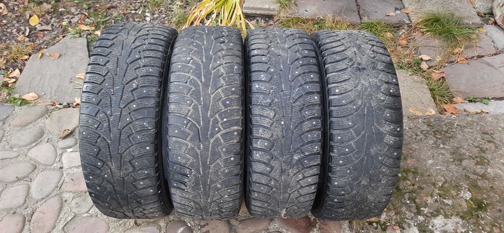 Зимова резина Nokian 215/60/r16. - комплект 4 шт.