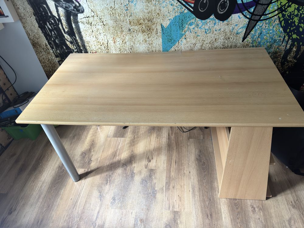 Oddam biurko 150x80 wys. 72 cm za ptasie mleczko