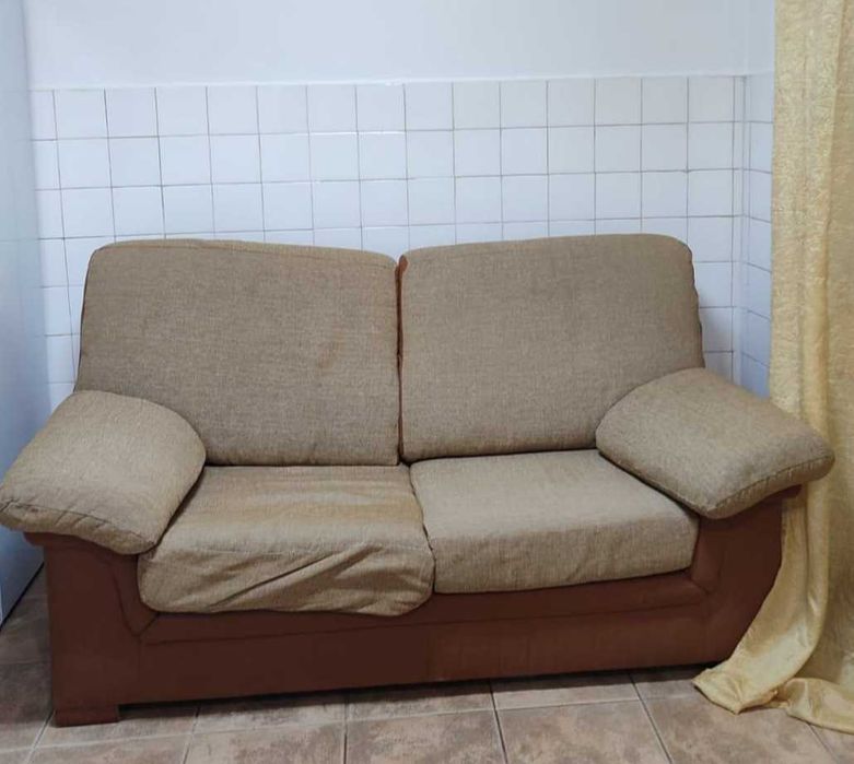 Conjunto de 2 Sofás ( Tecido e Pele )