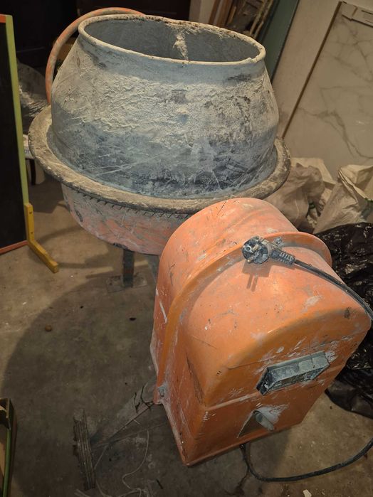 Betoniarka 230V używana