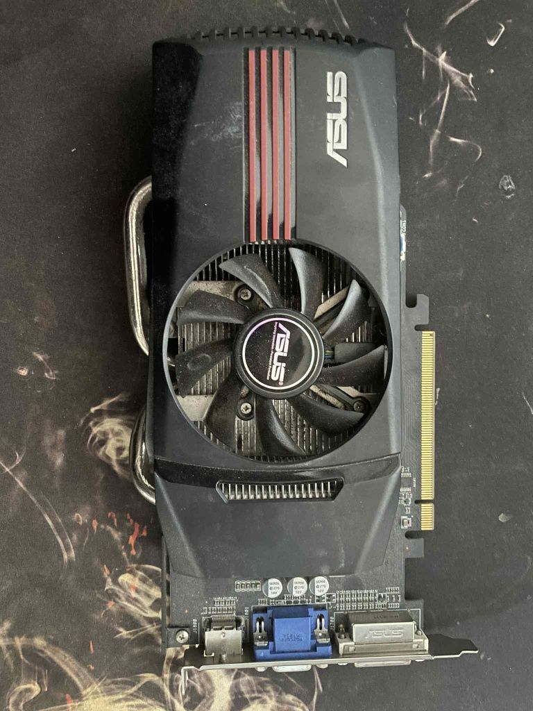 ASUS Radeon HD 6770 1GB