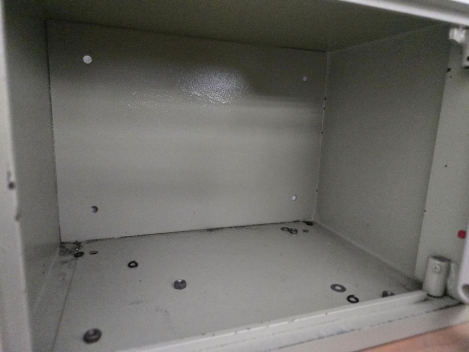 Sejf masywny na kod elektroniczny