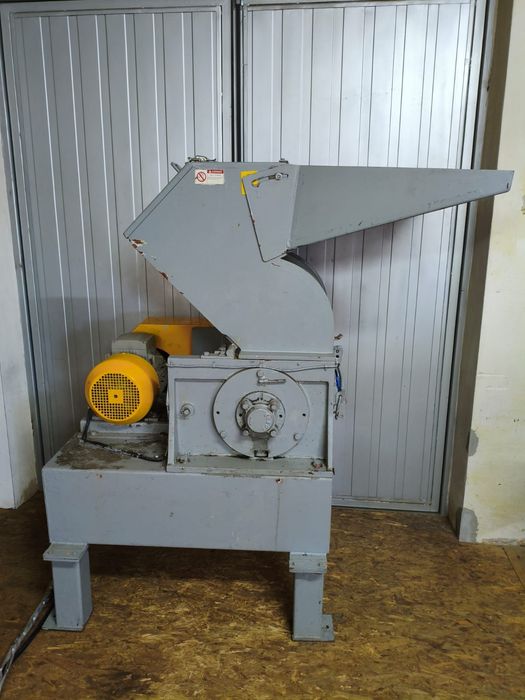 Młyn młynek kruszarka rozdrabniarka do tworzyw kaskadowy 7,5 kw