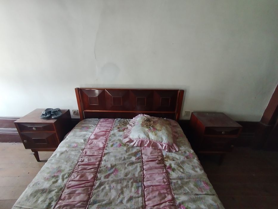 Vendo mobiliário antigo em bom estado