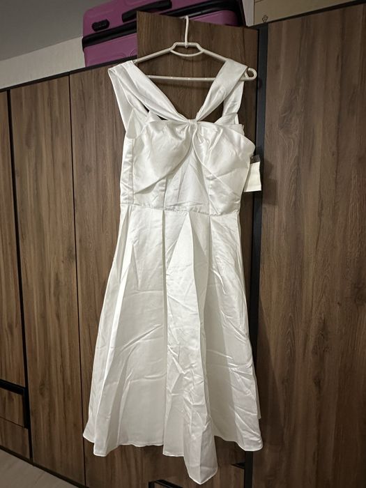 Біла сукня весільна