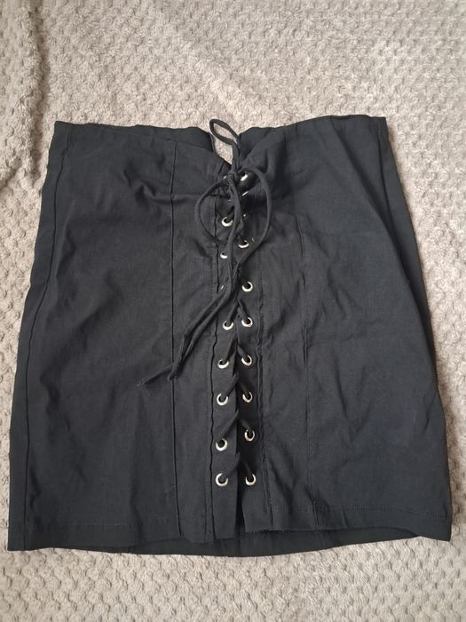 Czarna spódniczka obcisła Bershka (ma wade)