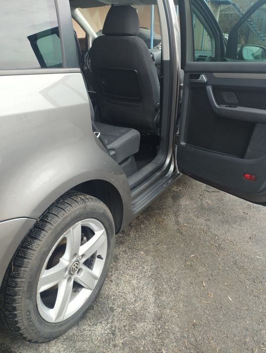 Volkswagen Touran,1.4 бенз автомат