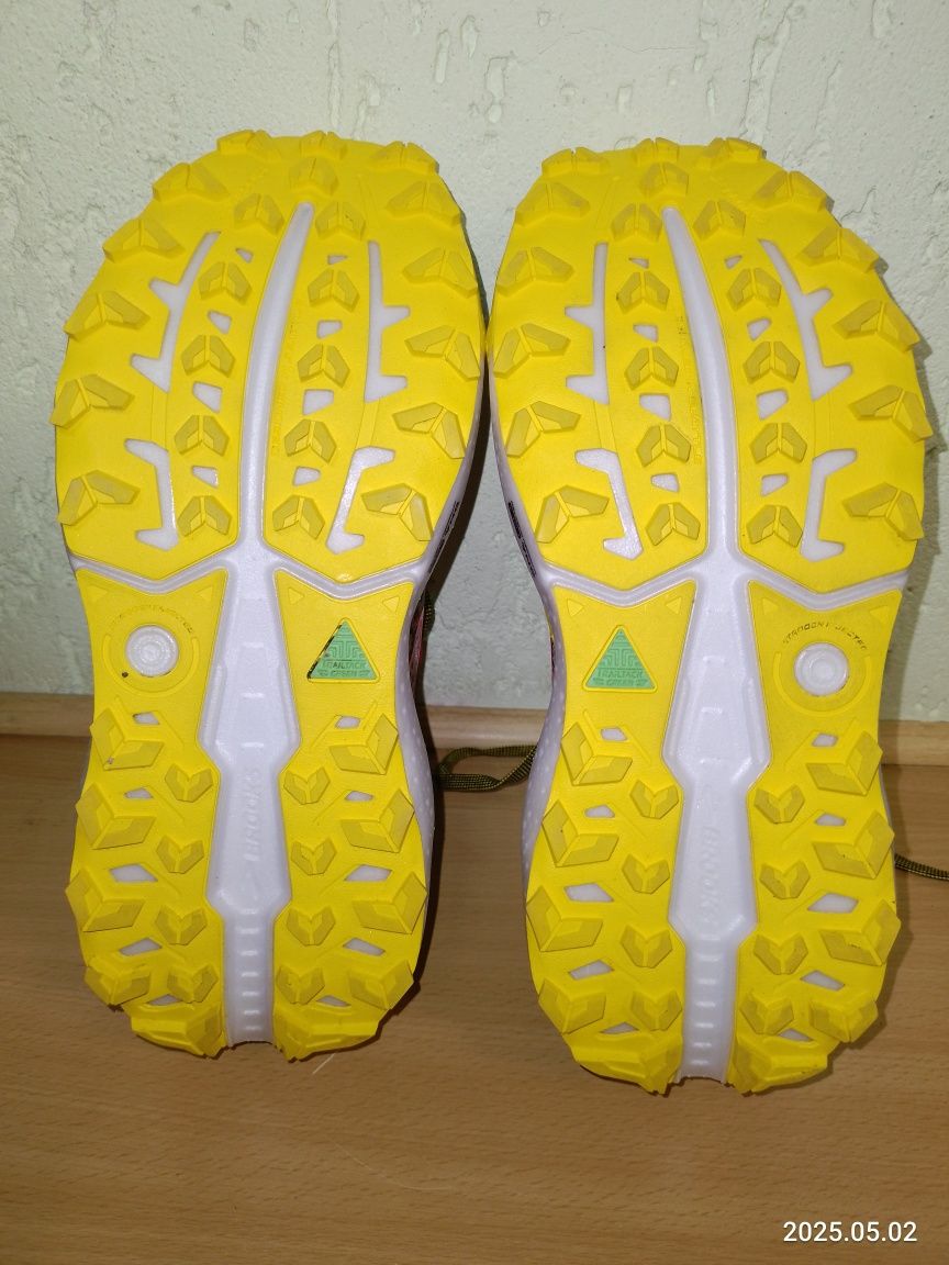 Кросівки жіночі Brooks Caldera 7 Trail Running Shoes White 120404-1B09