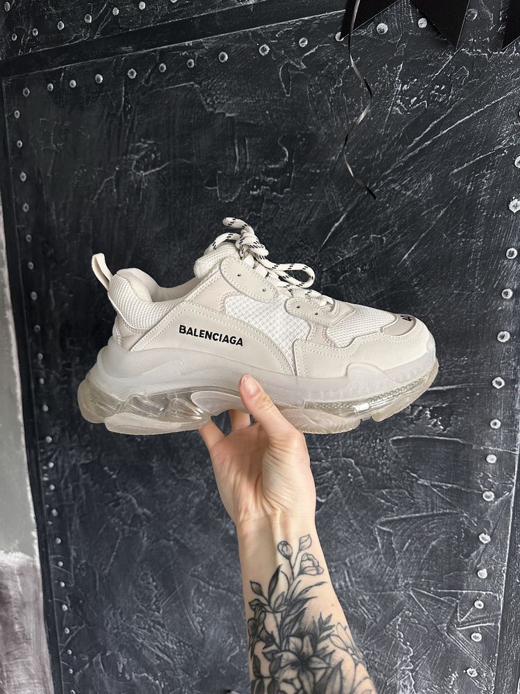 Продам balenciaga