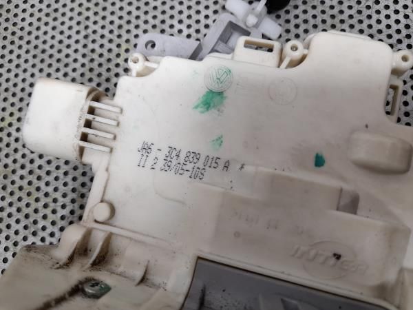 Fechadura / fecho porta trás esquerdo VOLKSWAGEN Passat (3C2)