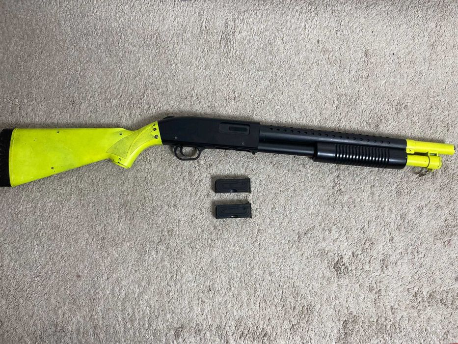 Airsoft Shotgun + 2 Carregadores