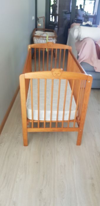 Cama para bebé usada