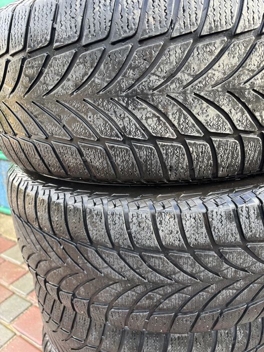Goodyear UltraGrip Ice  235.55r18