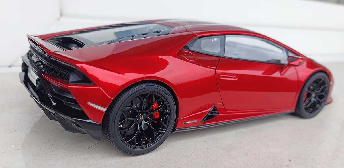 AUTOart 1:18 Lamborghini Huracan EVO - Red 79213