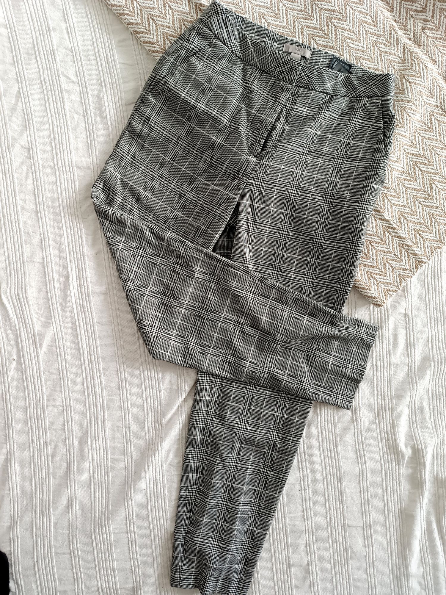 Eleganckie spodnie H&M rozmiar 34 xs wizytowe spodnie w kratę