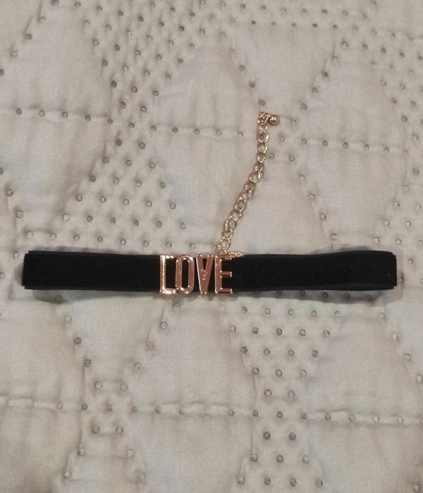 Colar choker preto