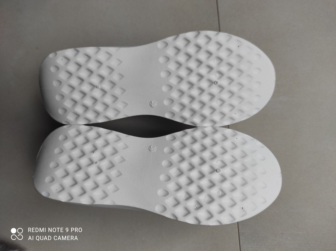 buty adidasy damskie / białe ze srebrnym rozm. 39 sneakersy