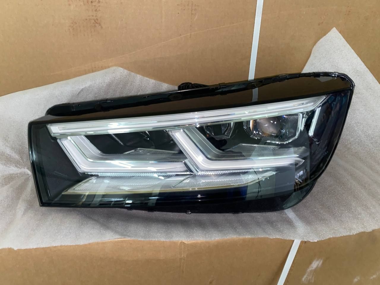 AUDI, Q5, Фара правая фары  LED 2017 2018 2019