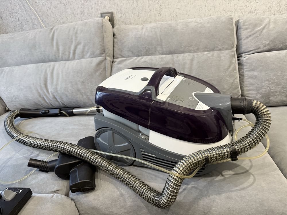 Миючий пилосос з аквафільтром BOSCH Aqua Wash Clean serie 4