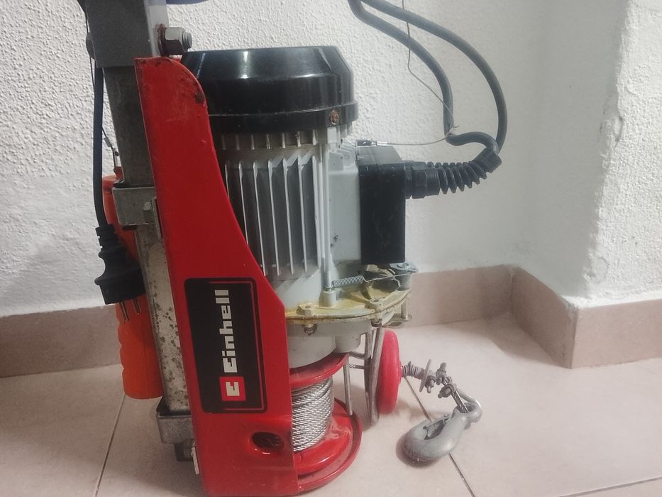 Vendo guincho elétrico com braço rotativo