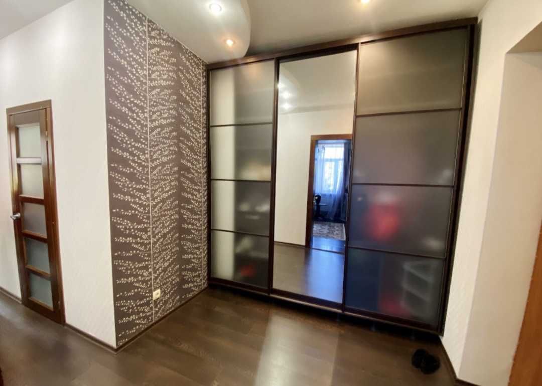 Продам 2-кімнатну сучасну квартиру в центрі Новомосковська