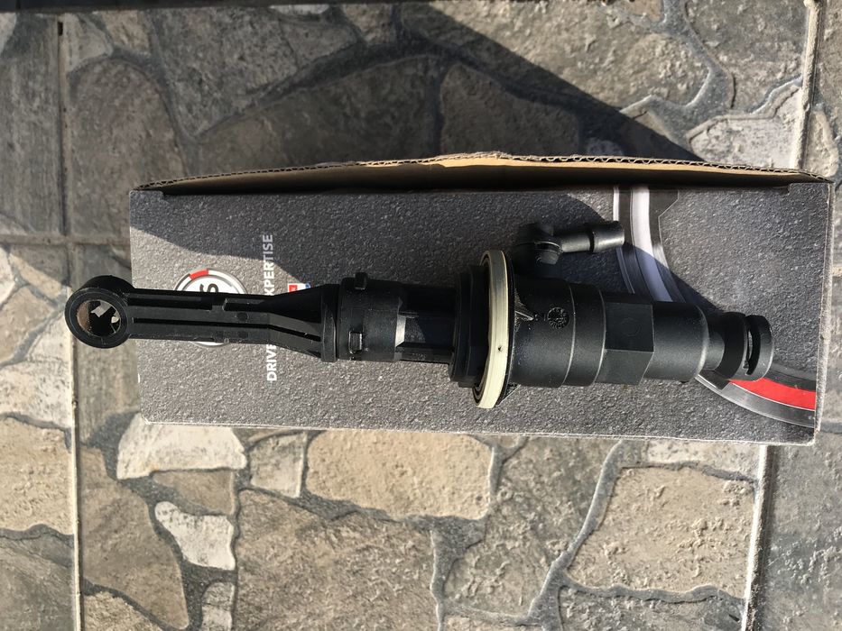 Головний циліндр зчеплення мастер мовано