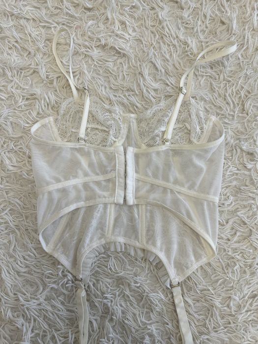 Набір мереживних корсетів та пояс з гартерами