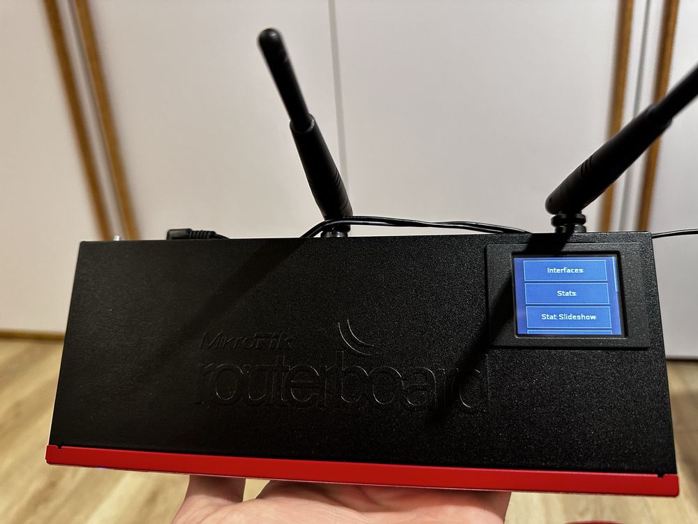 Роутер MikroTik RB2011UiAS-2HnD-IN wi-fi router