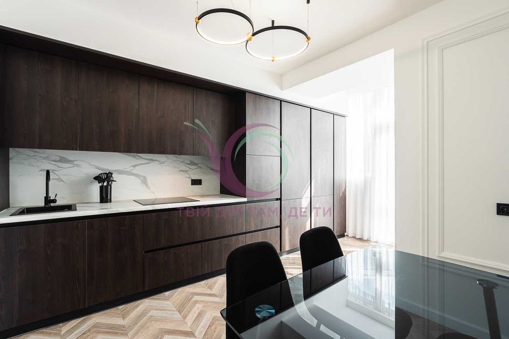 3-к. квартира з дизайнерським ремонтом по вул. Йосипа Сліпого.