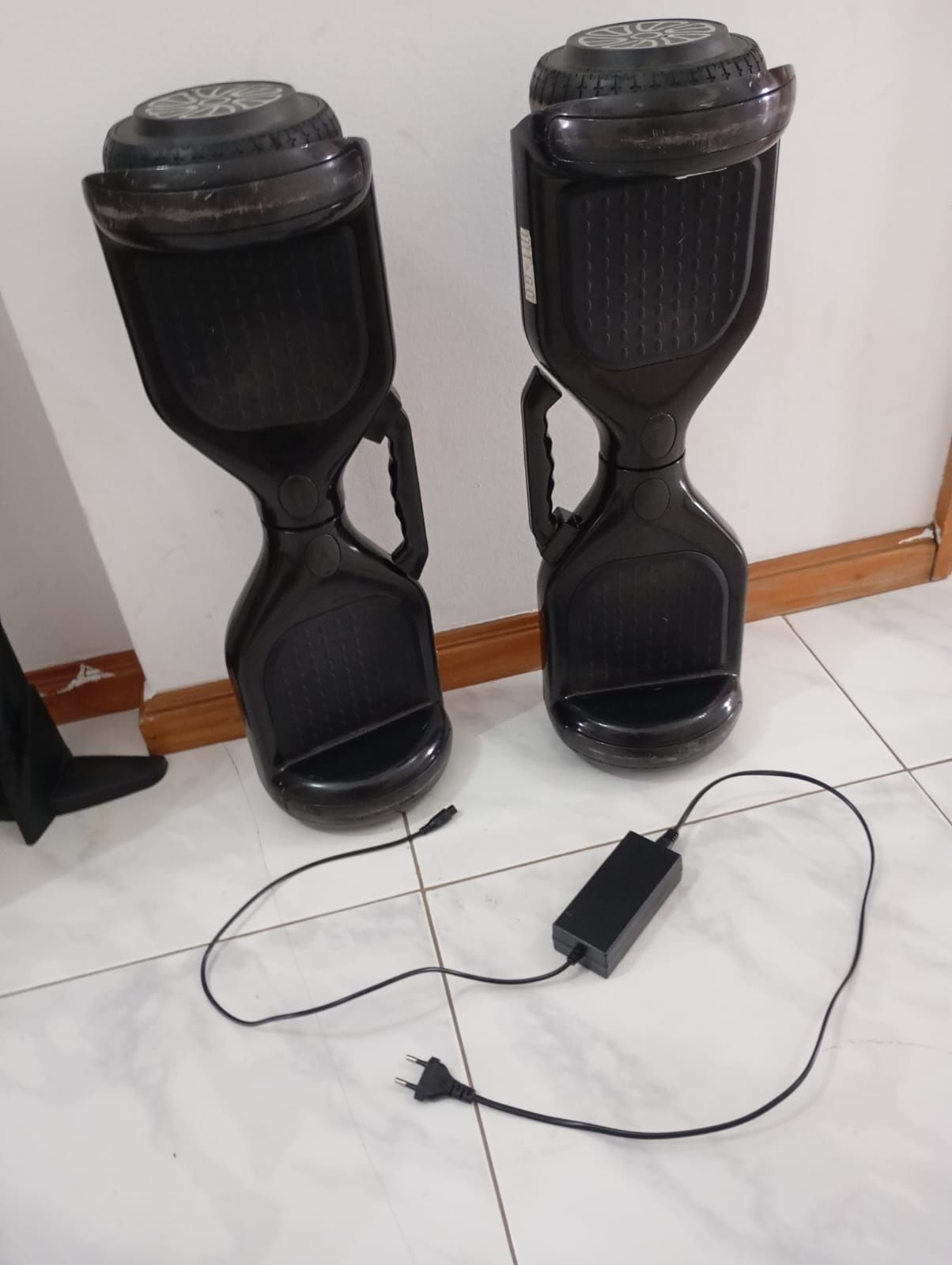 Hoverboards semi-novos (2 por 1)
overboards semi-novos (2 por 1)
Hover