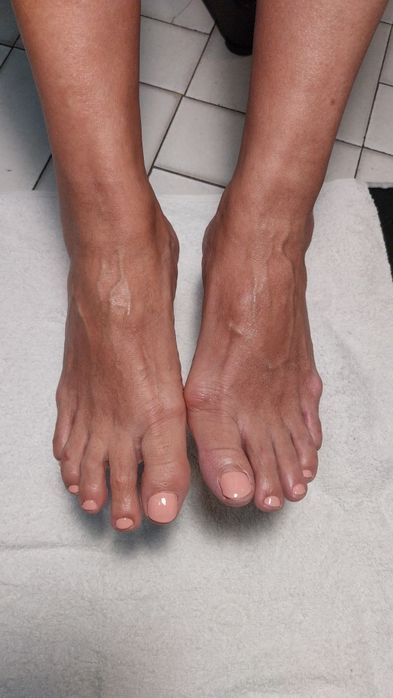 Serviço de pedicure e calista ao domicílio