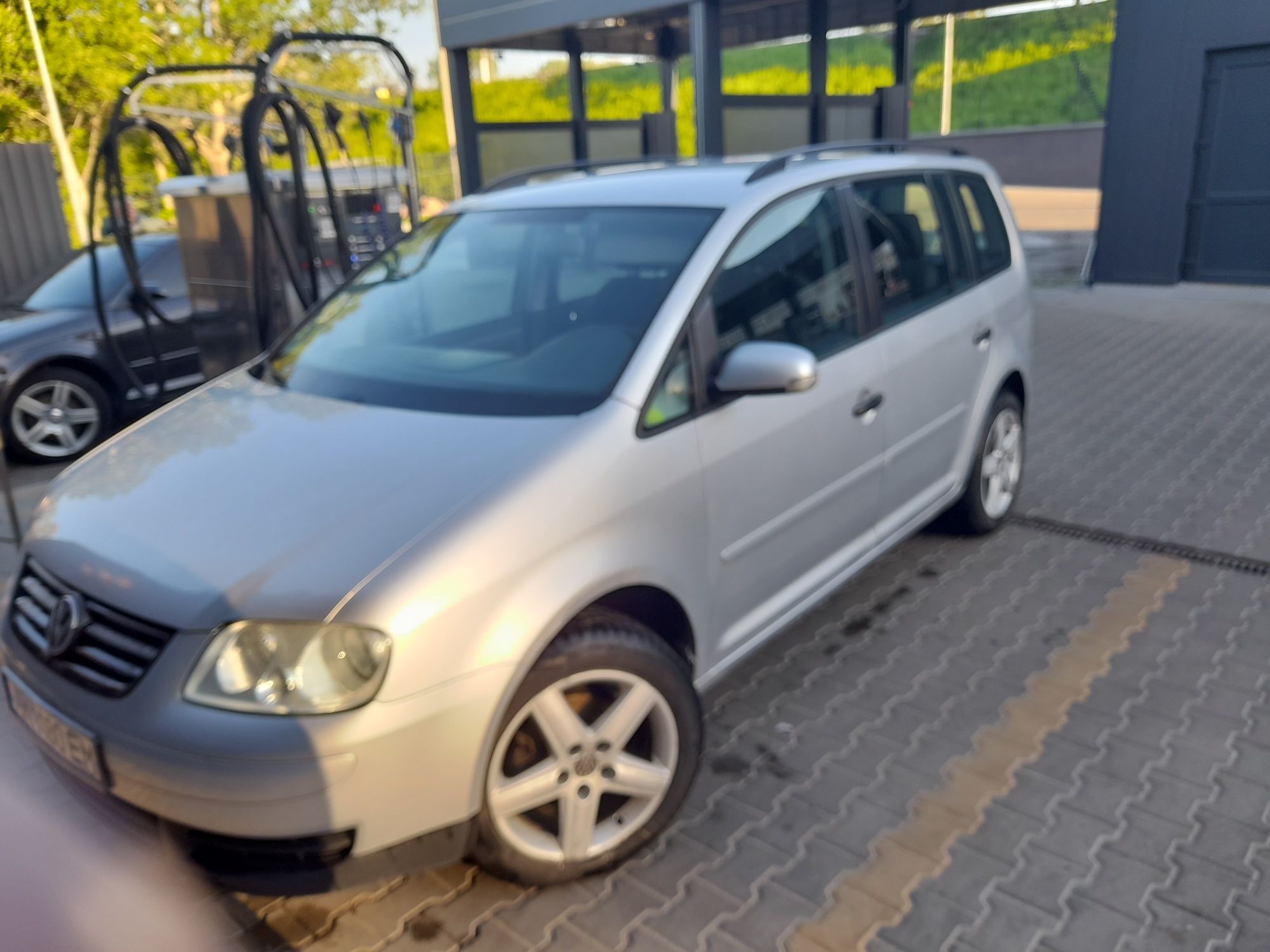 VW touran 1.6 fsi бензин