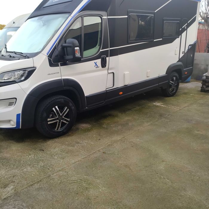 Autocaravana Chausson x550 última versão Fiat 2.2 140cv novo interior