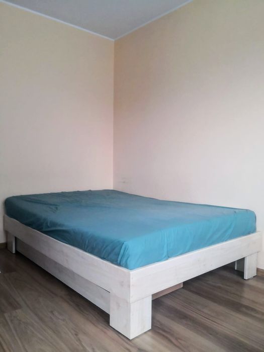 łóżko sypialniane idealny stan super materac!