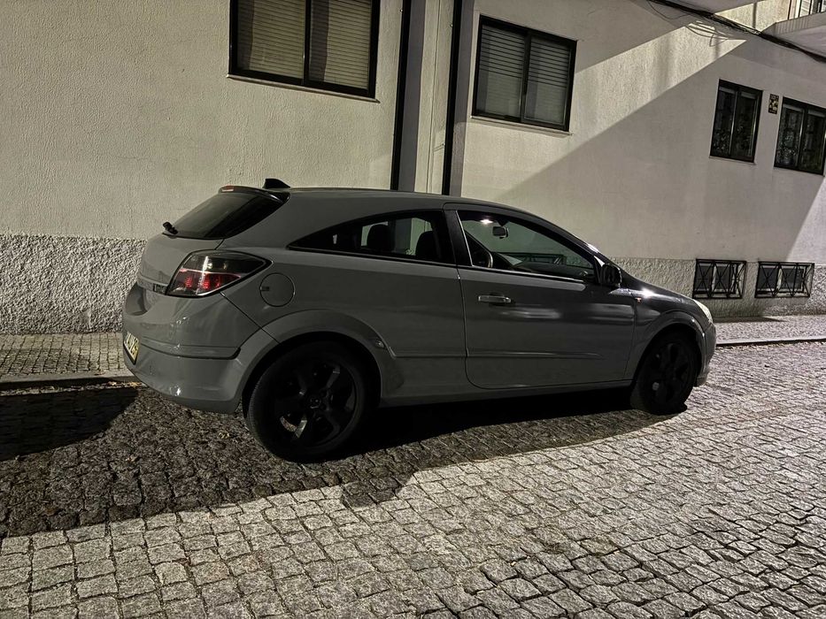 Opel Astra H GTC 1300