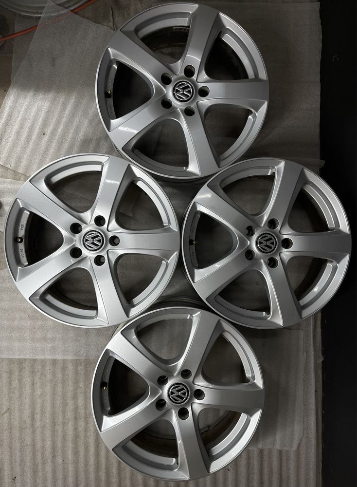 Диски R17 5x112 Et37 7J. Vokswagen Passat Tiguan CC Skoda Superb Octav