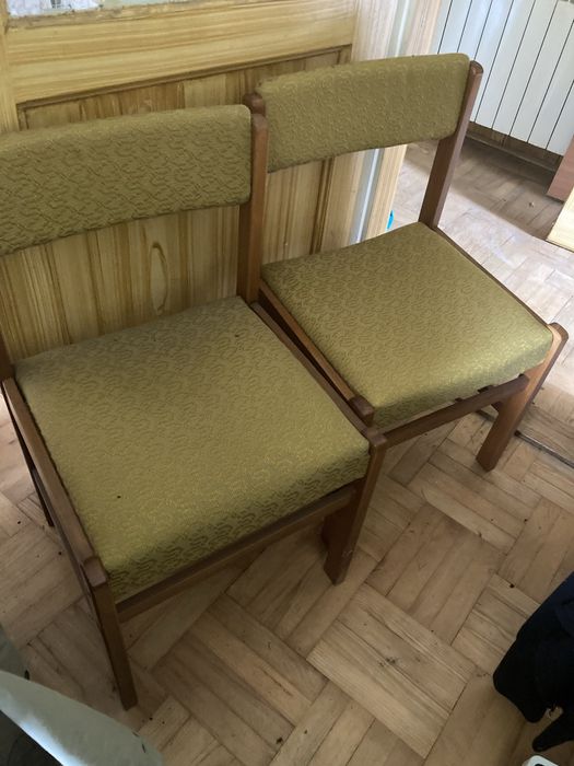 Sprzedam krzesła z czasów PRL