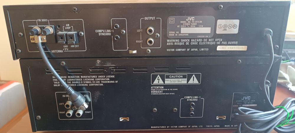 Zestaw JVC Tuner i magnetofon.
