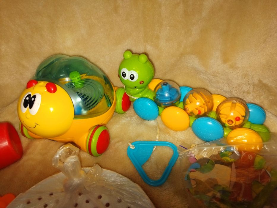 Игрушки от года развивающие