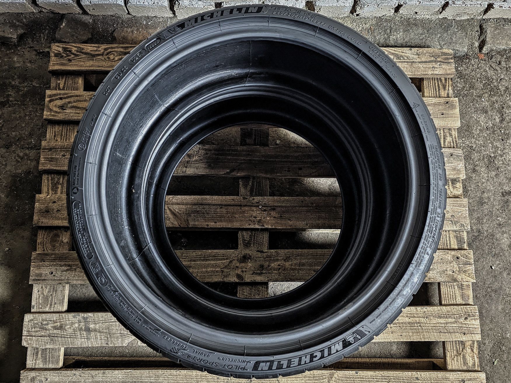 Шини 245/30r19 Michelin | 7mm | 2023 | France | Стан нових | Ідеальні