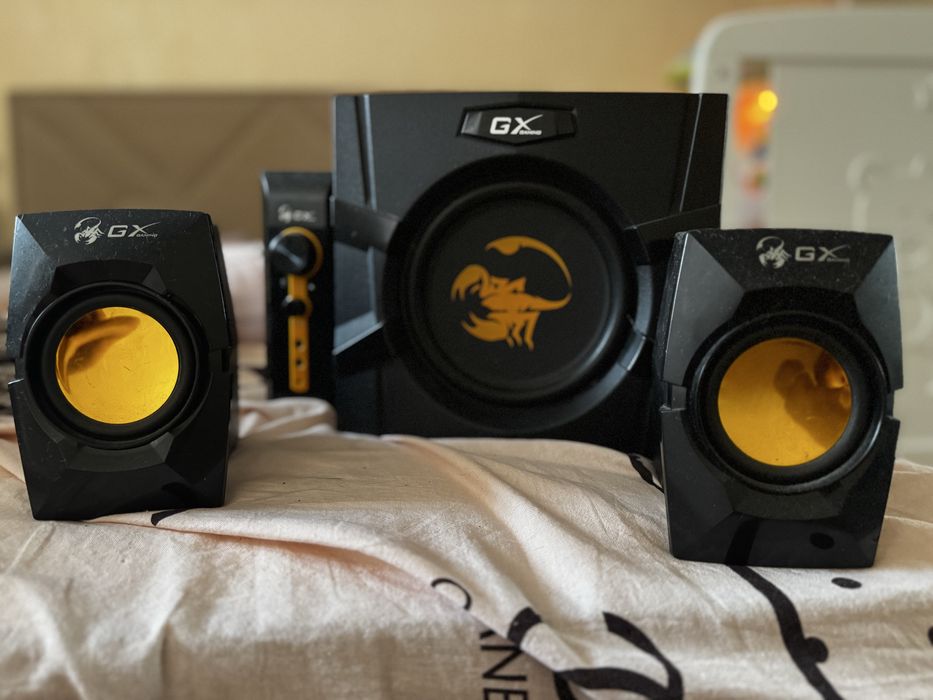 Продам колонку с сабвуфером genius gaming